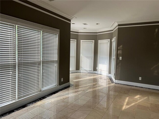 Building Photo - 4510 Chattahoochee Plantation Dr SE