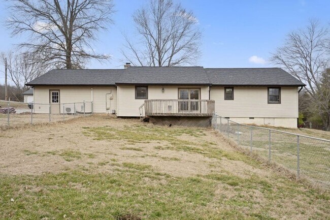 Building Photo - NEWLY REMODELED HOME | 3 Bedroom | 2 Bath ...