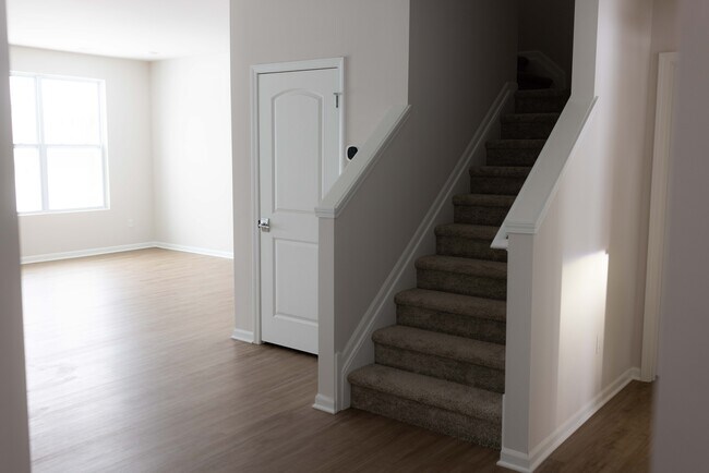 Building Photo - 1903 Salt Springs Dr