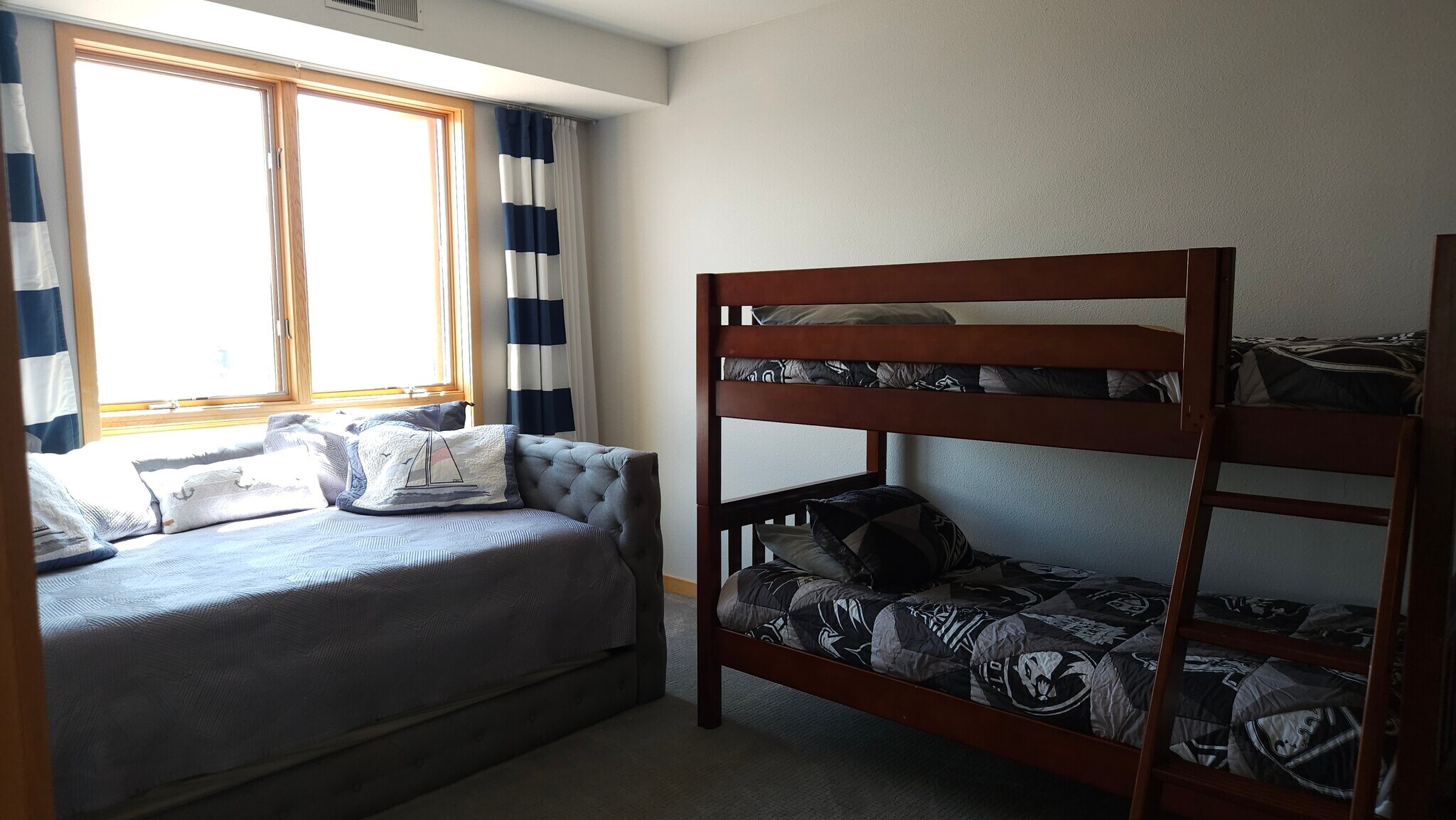 Bedroom - 101 S Washington St