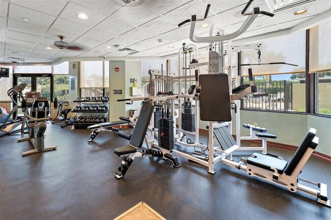 Building Photo - 9500 S Ocean Dr