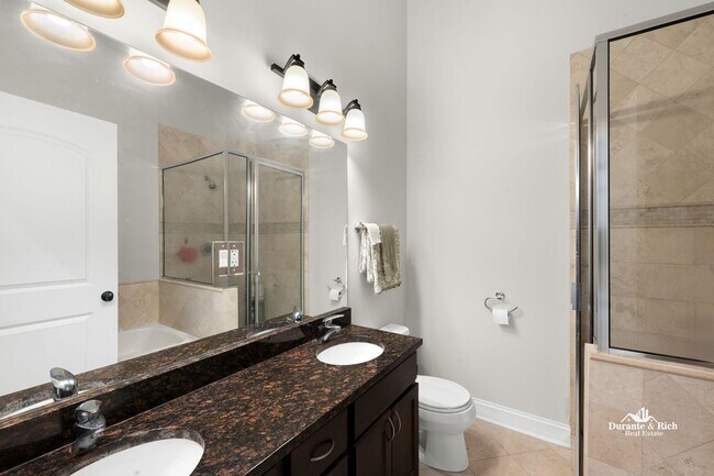 Building Photo - Luxurious Fully Furnished Penthouse Retrea...