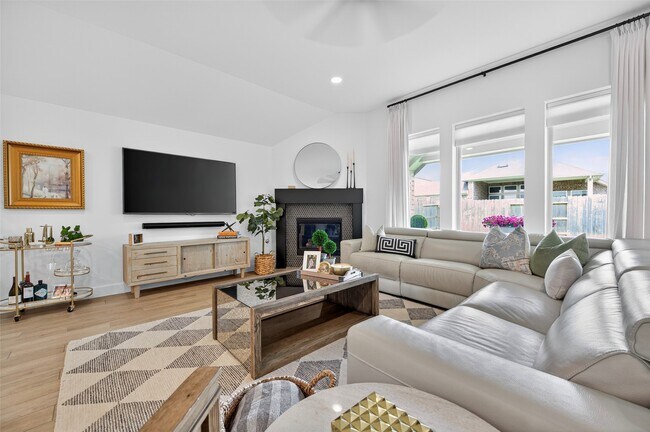 Building Photo - 19302 Seabiscuit Stable Trl