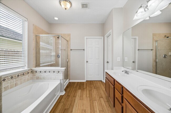 Building Photo - 6218 Lovage Ave