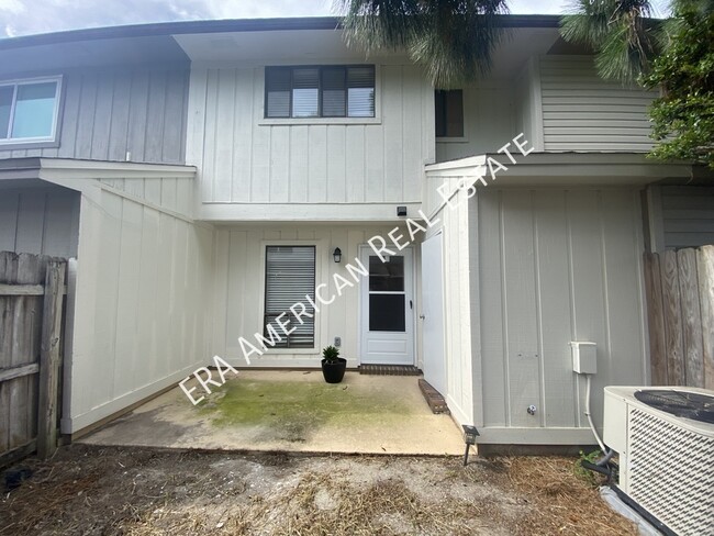 Building Photo - **PRICE REDUCED**