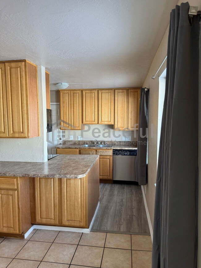 Building Photo - 2009 W Celia Way