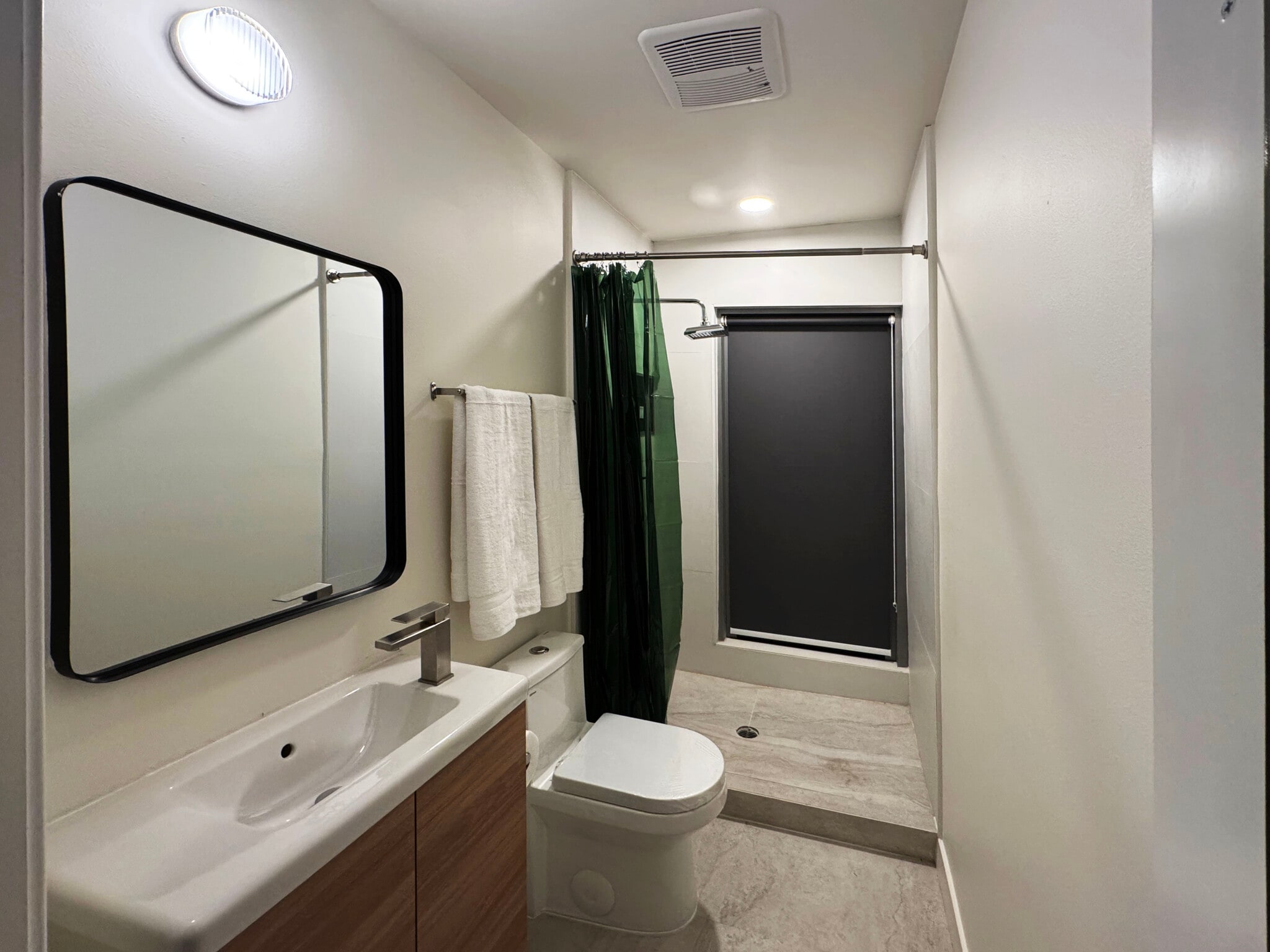 Building Photo - 4548 Huntington Dr S