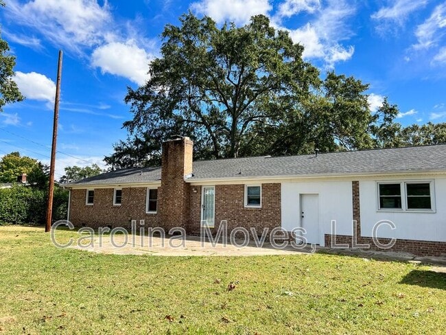 Building Photo - 203 Lanewood Dr