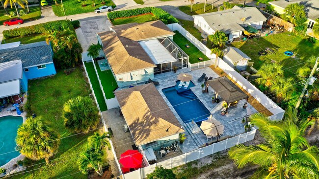 Building Photo - 310 Gulfstream Dr