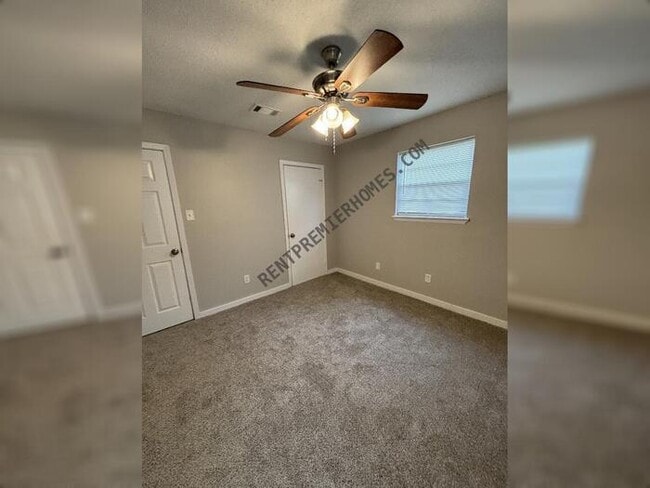 Building Photo - 124 Karen Cove