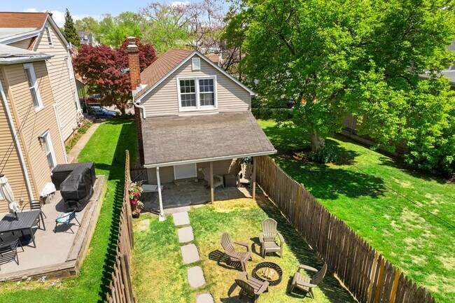Building Photo - Charming Conshohocken Home | 2 Beds, 2 Baths, Finished Basement, Wine Cellar & 2 Parking Spaces
