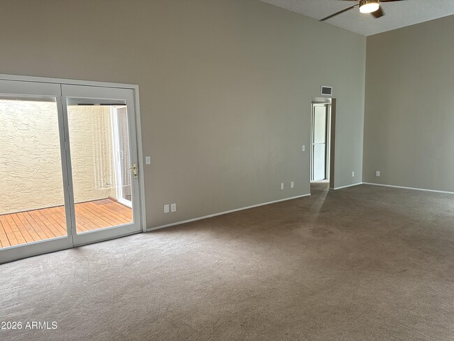 Building Photo - 3029 W Sierra St