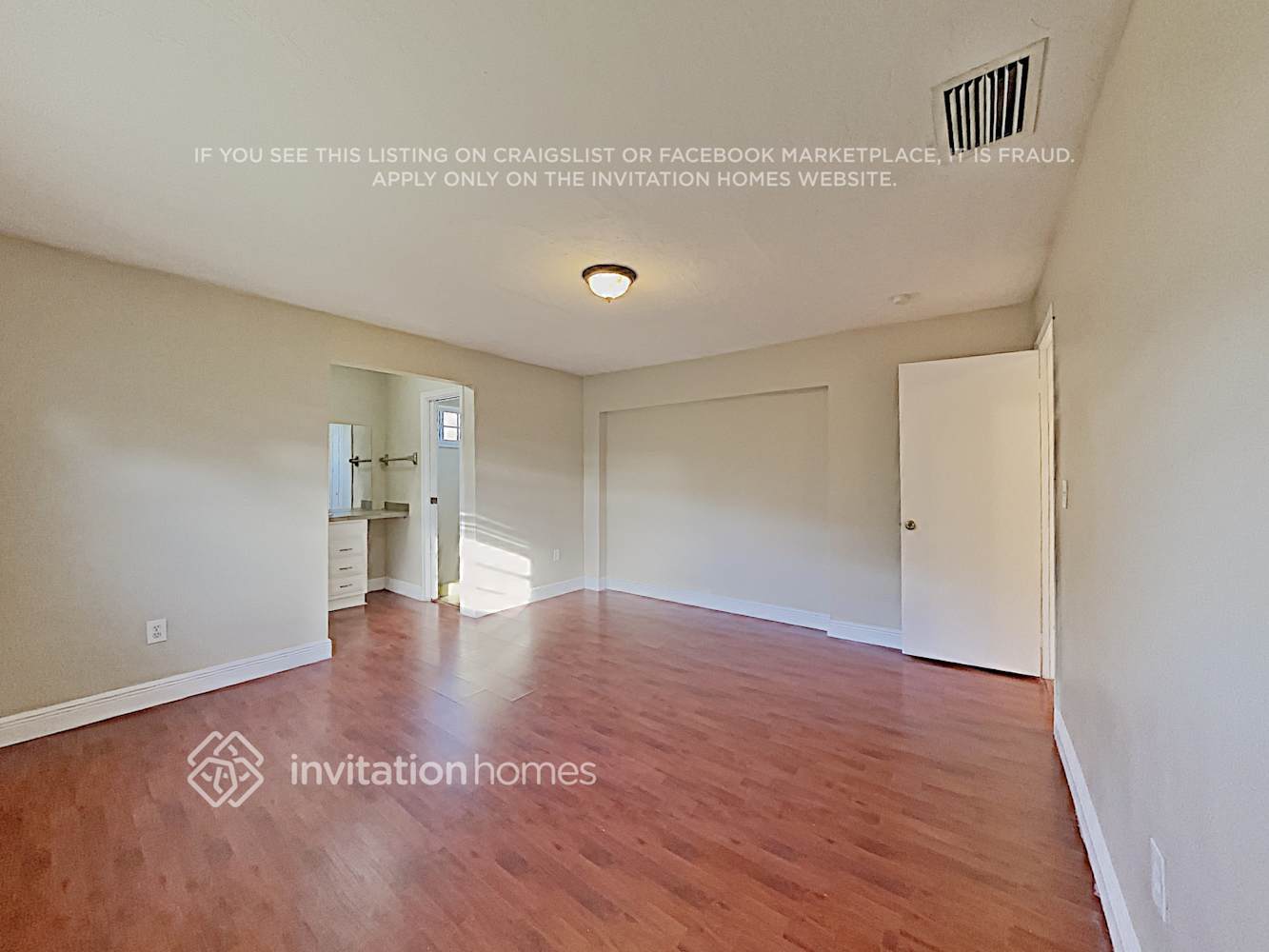 Building Photo - 8659 Sheraton Dr