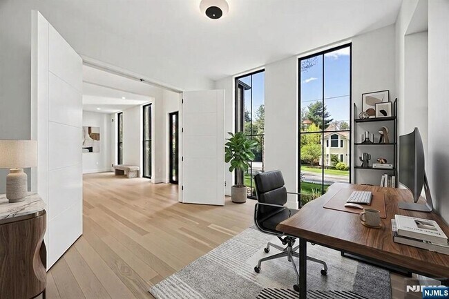 Building Photo - 242 Hardenburgh Ave