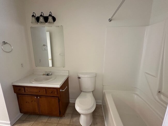 Building Photo - 5401 Bellmeadows Rd