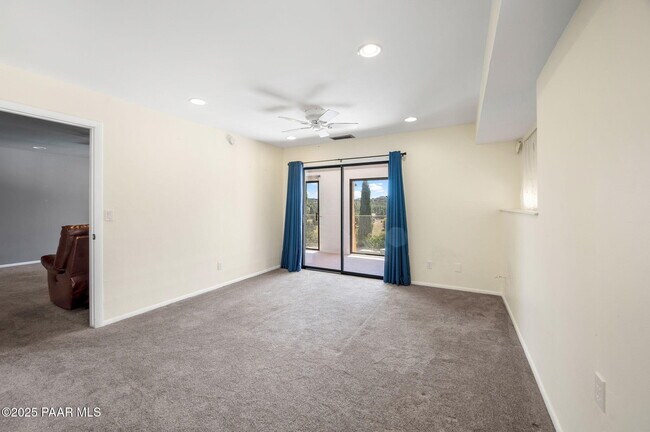 Building Photo - 2349 Loma Vista Dr