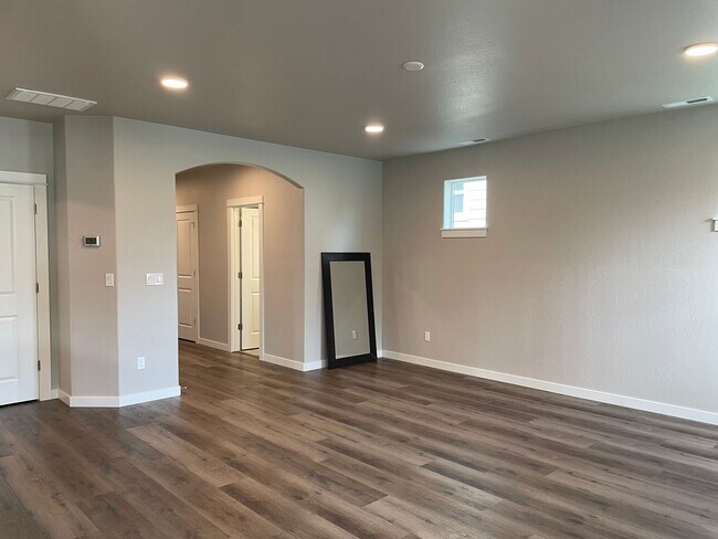 Building Photo - 1131 Rutherford Dr