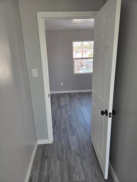 Building Photo - 4010 1/2 Rockwood St