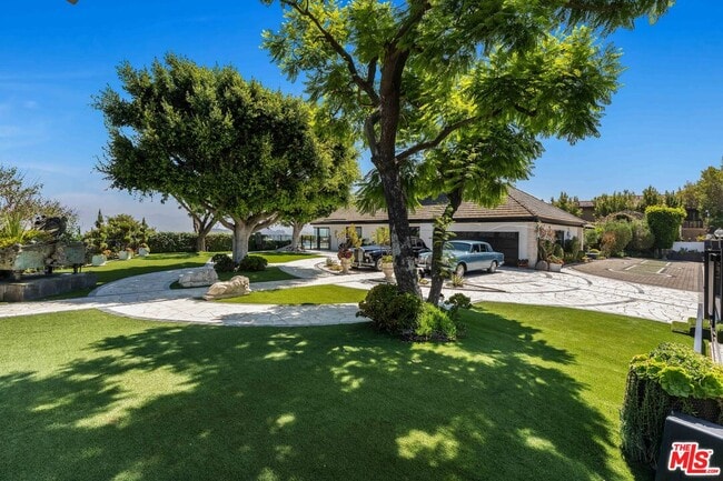 Building Photo - 8416 Skyline Dr