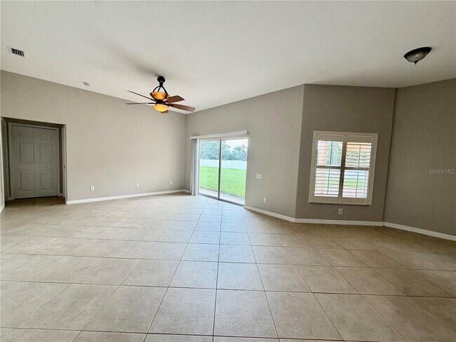 Building Photo - 10146 Bloomfield Hills Dr