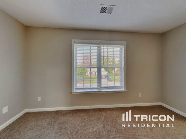 Building Photo - 2403 Glen Meadow Dr