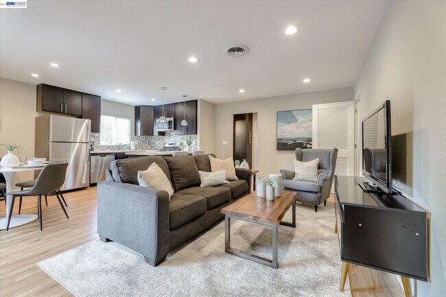 Building Photo - 50 Casa Maria Ct