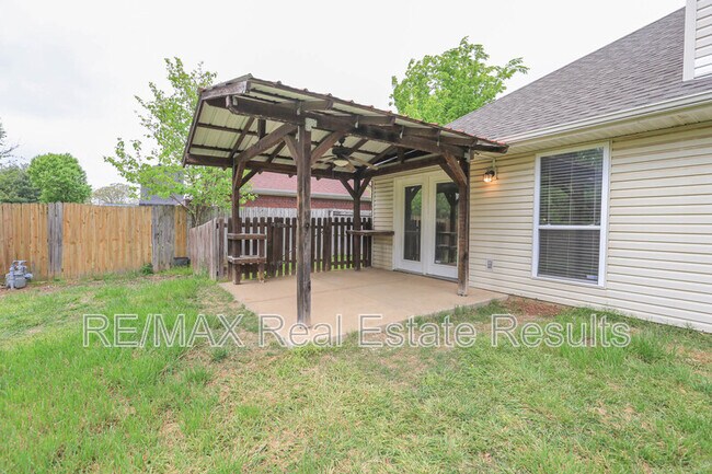 Building Photo - 3606 SE 8th St