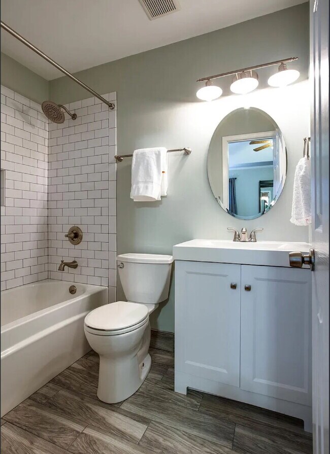 Building Photo - 1713 Greenwood Ave