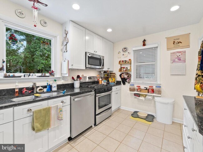 Building Photo - 9541 Bel Glade St