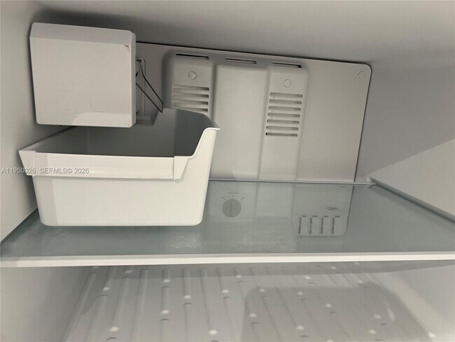 Building Photo - 17150 N Bay Rd