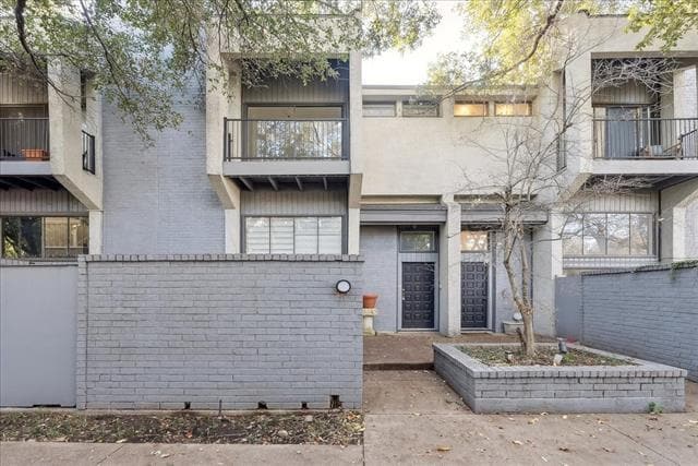 Building Photo - 3618 Gillespie St
