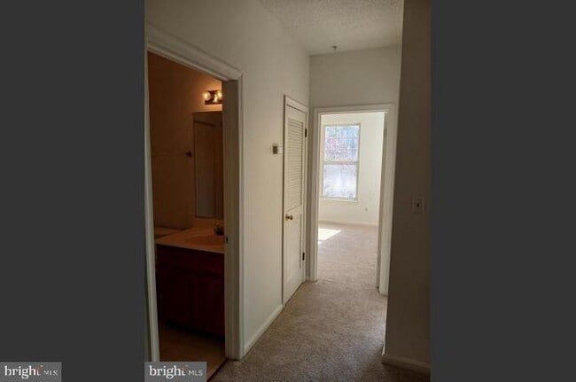 Building Photo - 7201 Bogley Rd