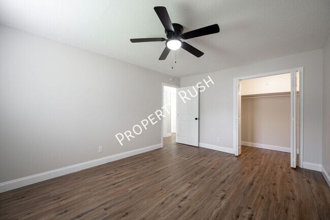 Building Photo - 7736 Holiday Hills Cir