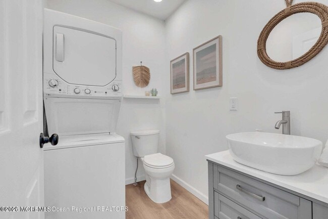Building Photo - 638A Redmond Ave