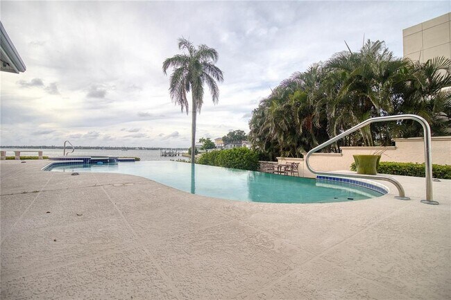 Building Photo - 4709 Dolphin Cay Ln S
