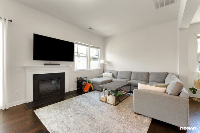 Building Photo - Charming 3BR House in Charlotte