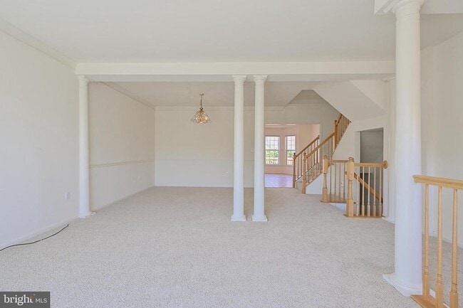 Building Photo - 7415 Gillingham Row