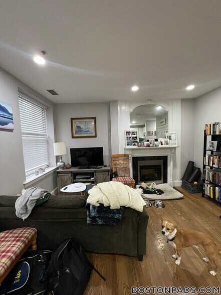 Primary Photo - 140 Boylston St