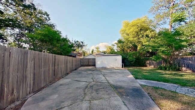 Building Photo - Murray Hill 3 bedroom