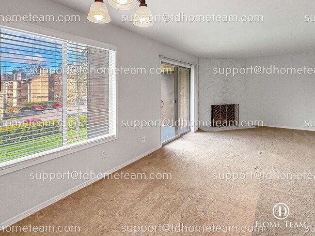 Building Photo - "Chic & Cozy 2-Bed Condo Retreat in Kirkland - 923 Sq Ft of Modern Living!"