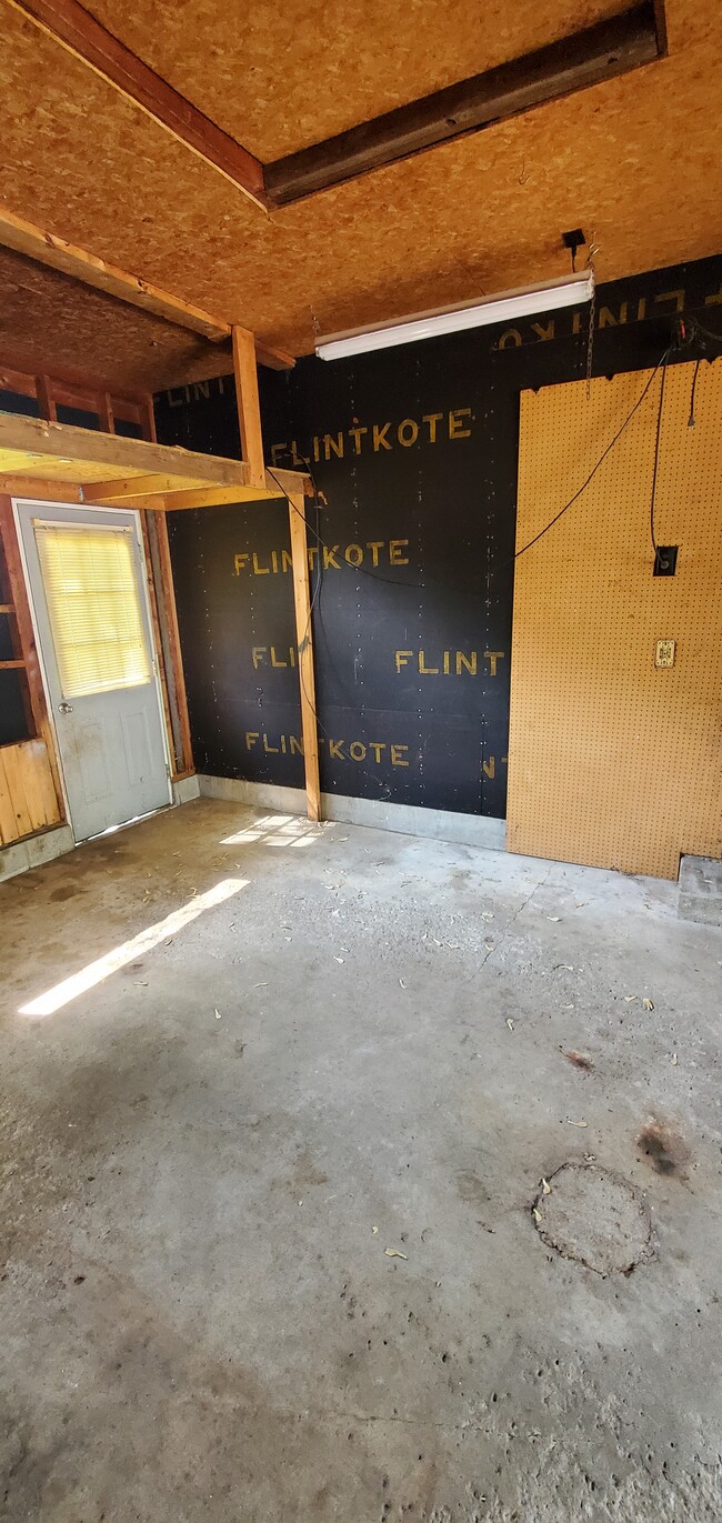 Building Photo - 1163 Higgins Ave