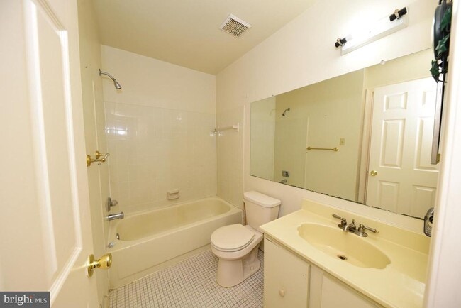 Building Photo - 620B Palmer Ln