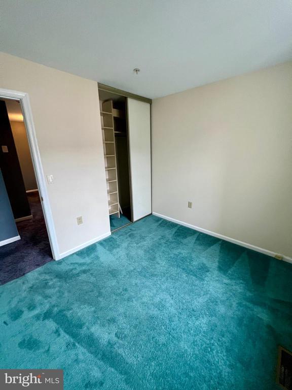 Building Photo - 2095 Pawlet Dr