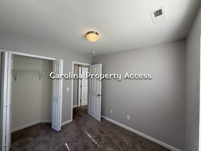 Building Photo - 108 Pilot Ct