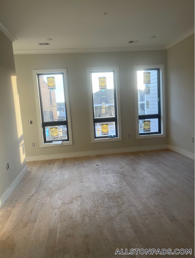 Building Photo - 16-18 HighGate St.