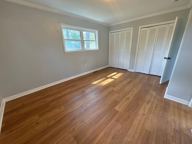 Building Photo - 315 Indian Trail