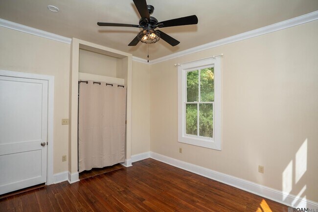 Building Photo - 30180 Smith Dr
