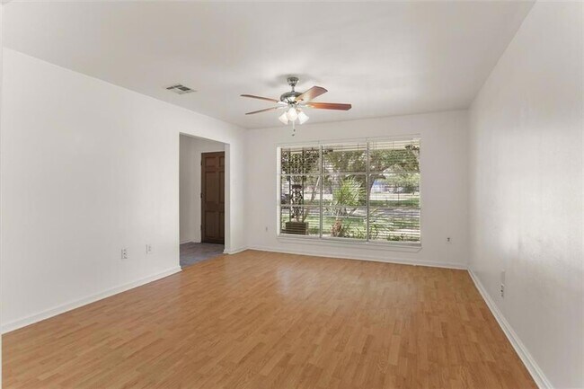 Building Photo - 6151 Charlotte Dr
