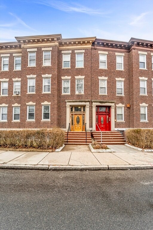 Building Photo - 86 Winthrop St