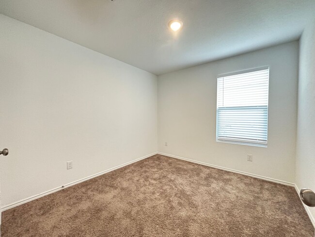 Building Photo - Beautiful Single Family Home in Steelwood ...